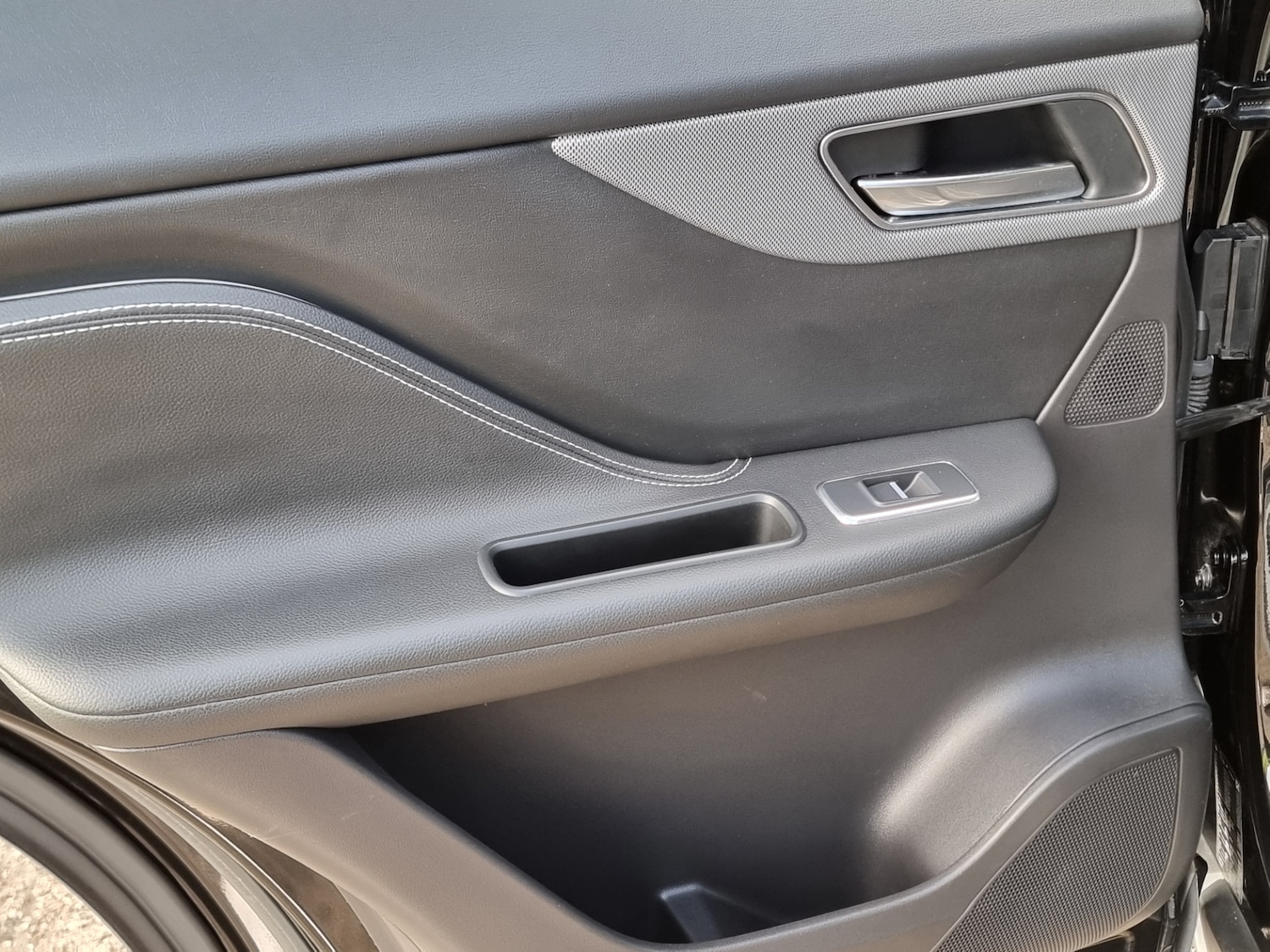 Used Jaguar F-Pace 2017 for sale - 76611816: Photo 40