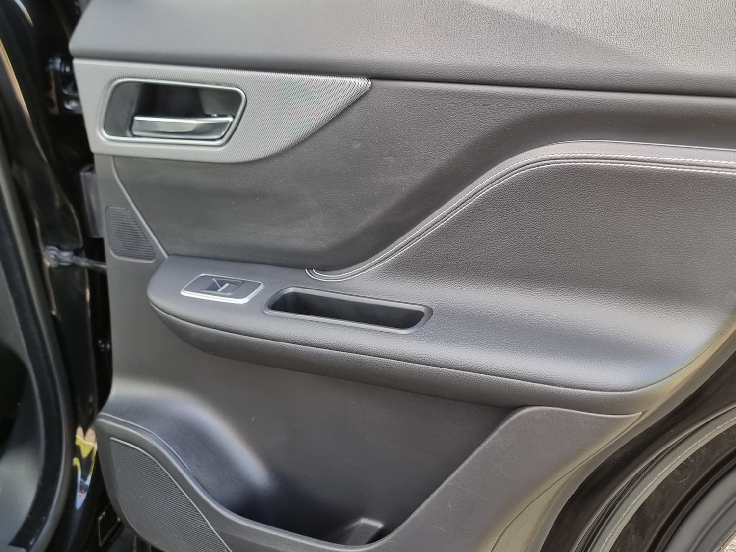 Used Jaguar F-Pace 2017 for sale - 76611816: Photo 41