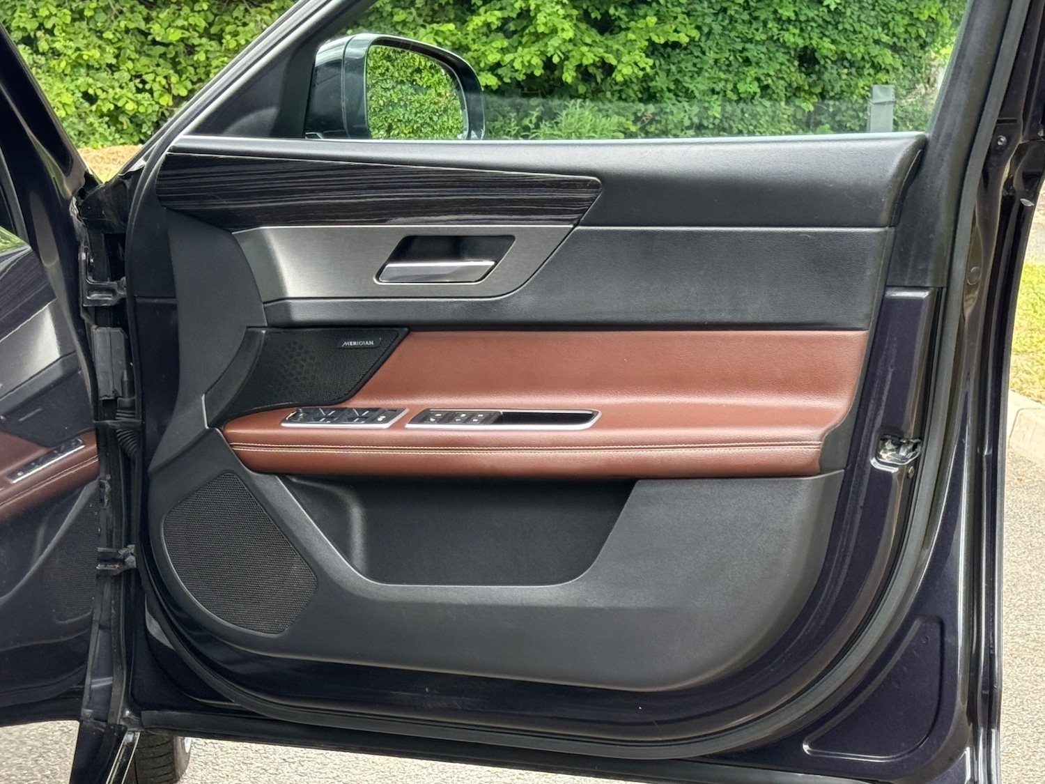 Used Jaguar XF 2015 for sale - 76615939: Photo 35