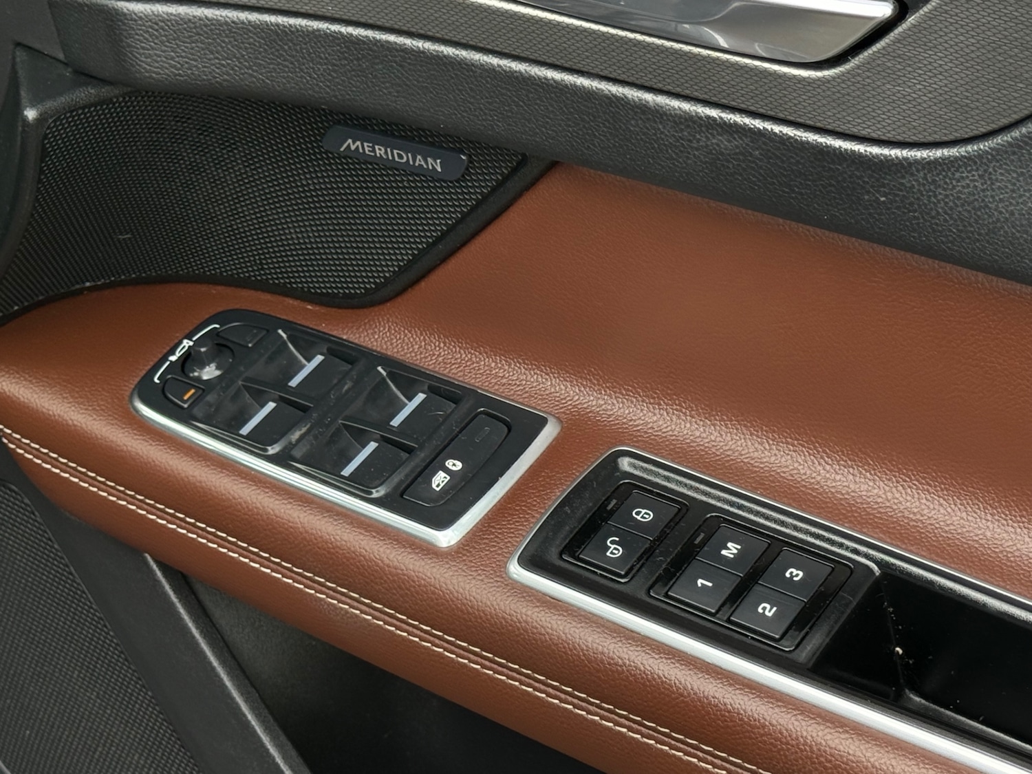 Used Jaguar XF 2015 for sale - 76615939: Photo 36