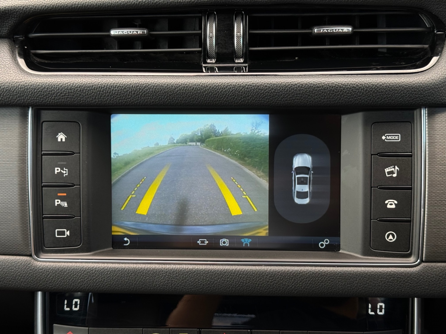 Used Jaguar XF 2015 for sale - 76615939: Photo 75