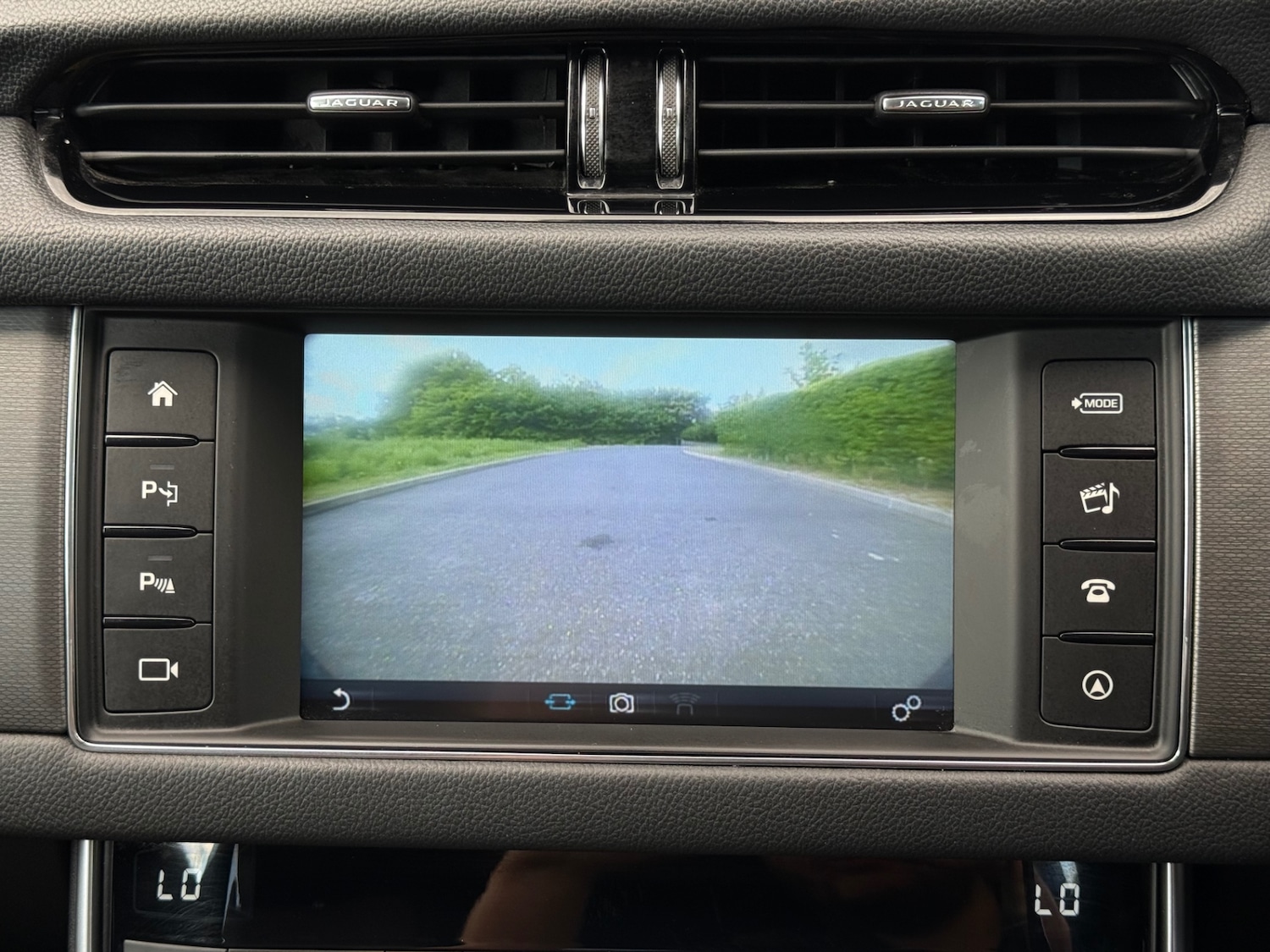 Used Jaguar XF 2015 for sale - 76615939: Photo 82