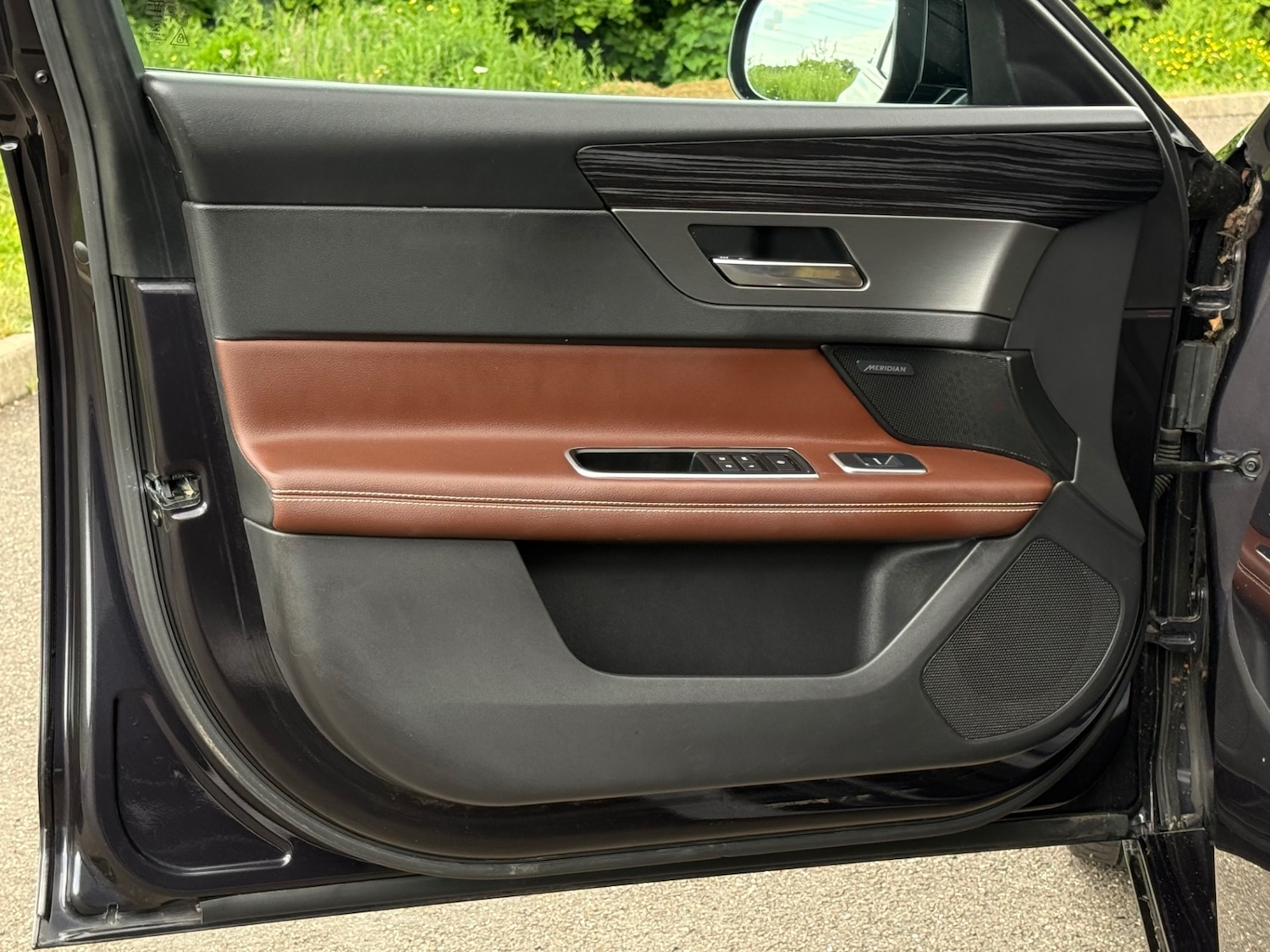 Used Jaguar XF 2015 for sale - 76615939: Photo 86