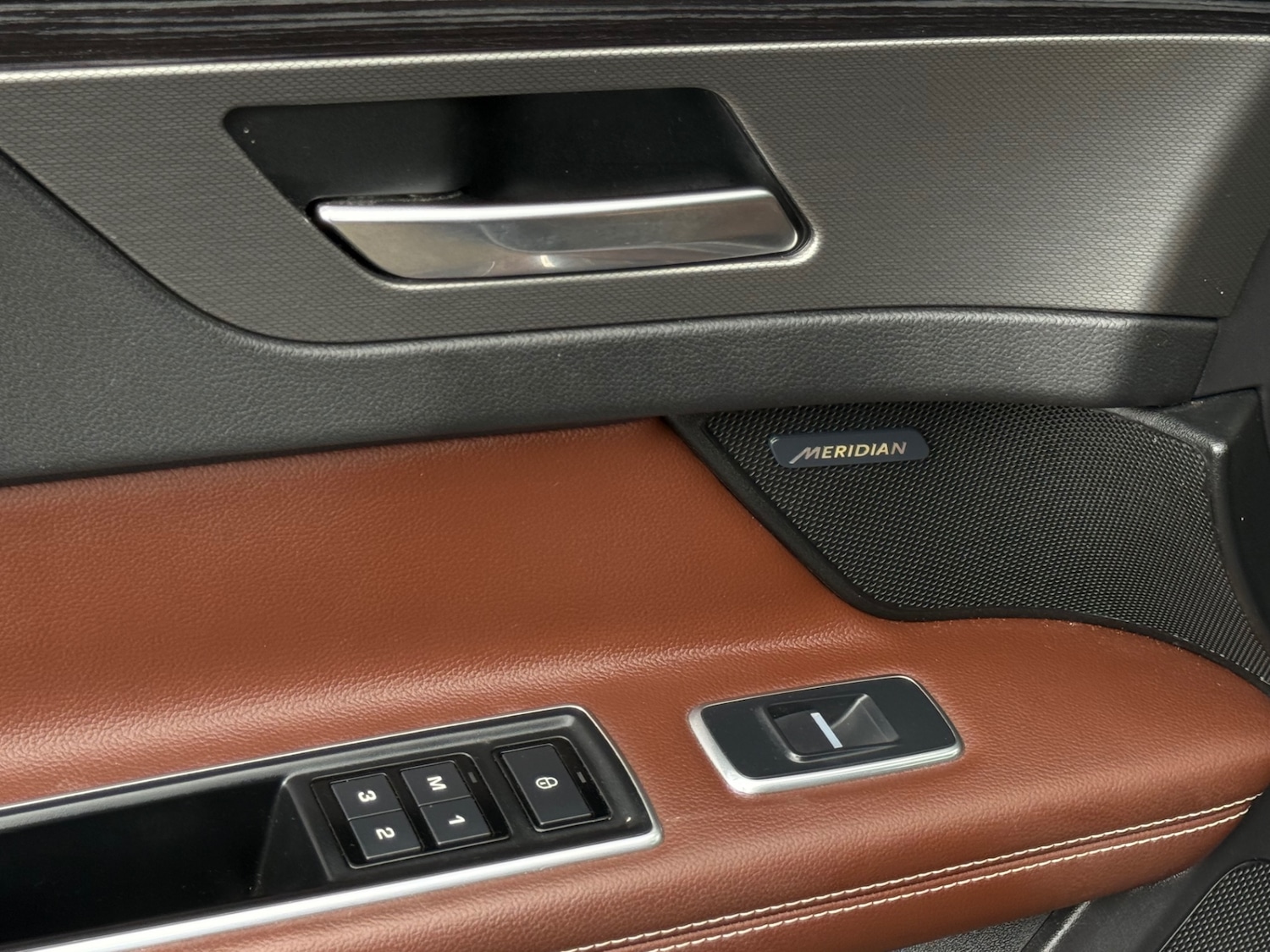 Used Jaguar XF 2015 for sale - 76615939: Photo 87