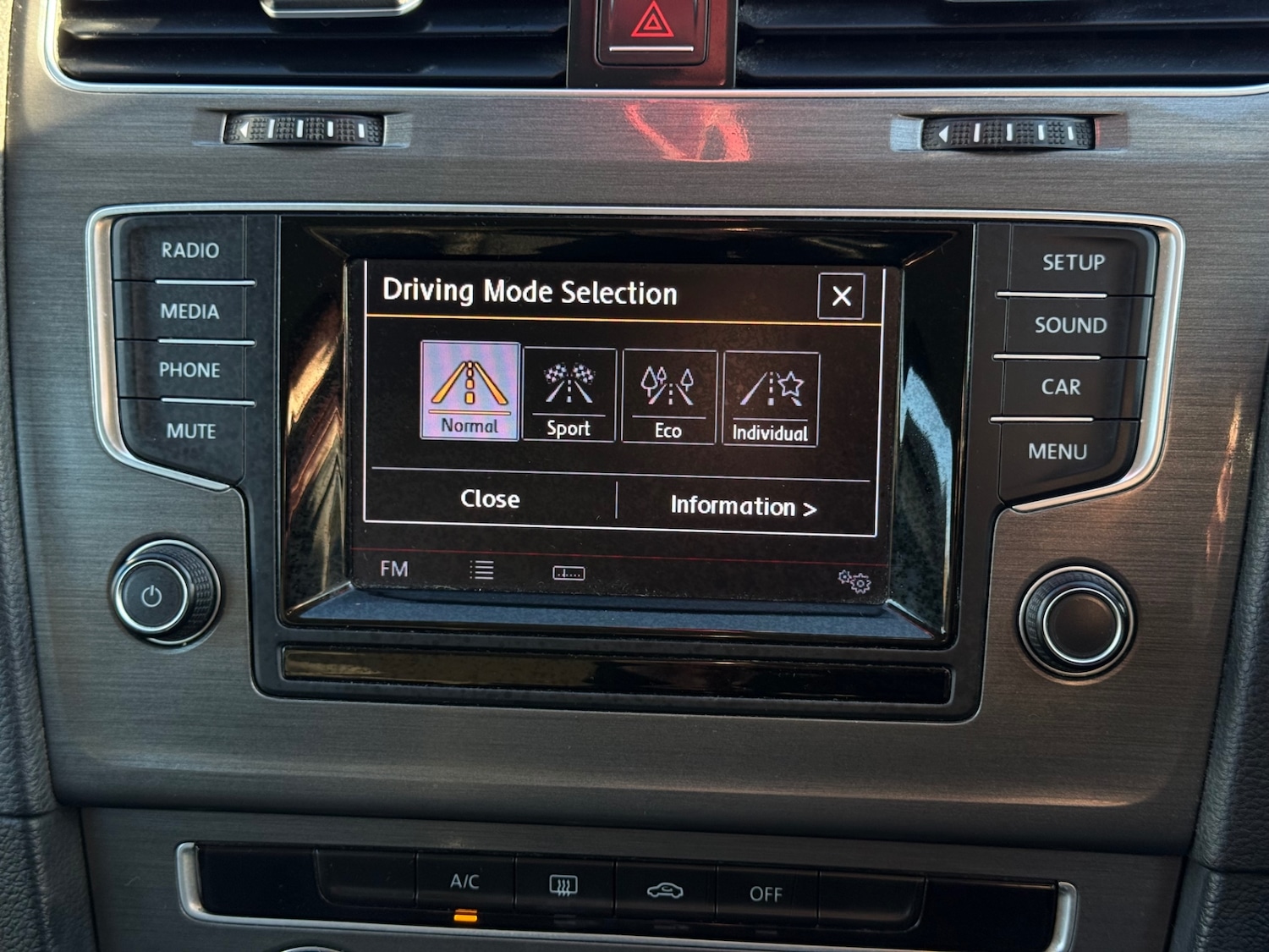 Used Volkswagen Golf 2014 for sale - 76878030: Photo 24