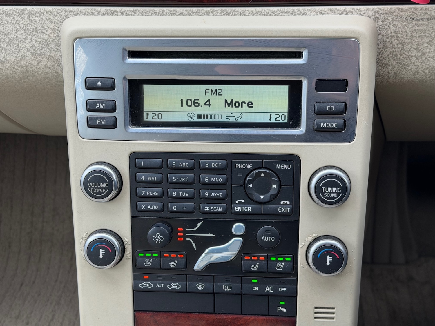 Used Volvo V70 2008 for sale - 77323470: Photo 22