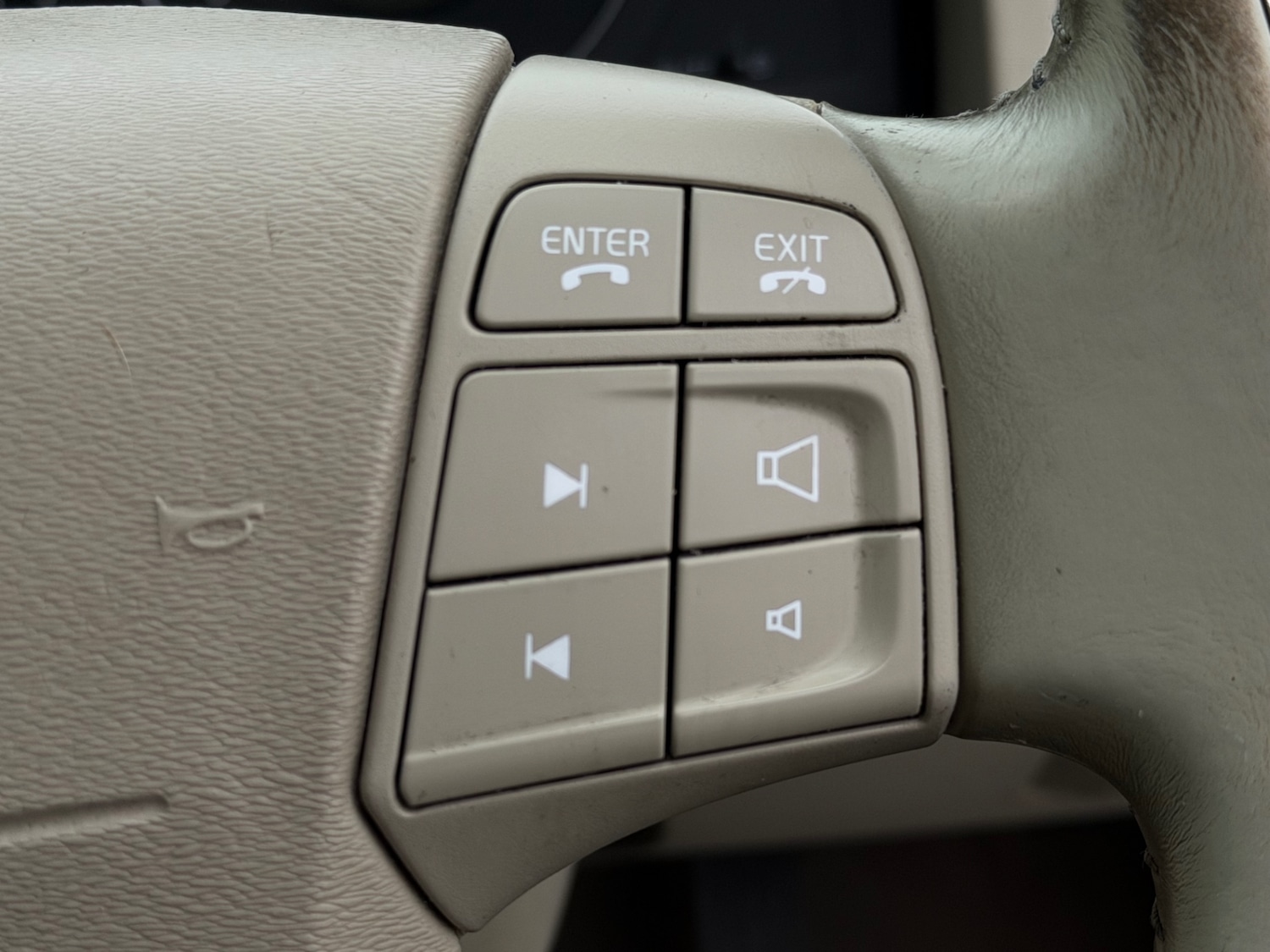 Used Volvo V70 2008 for sale - 77323470: Photo 27