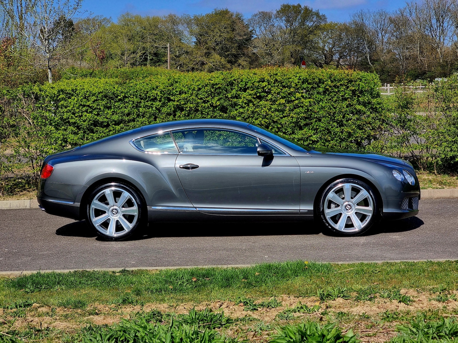 Used Bentley Continental 2012 for sale - 76625324: Photo 2