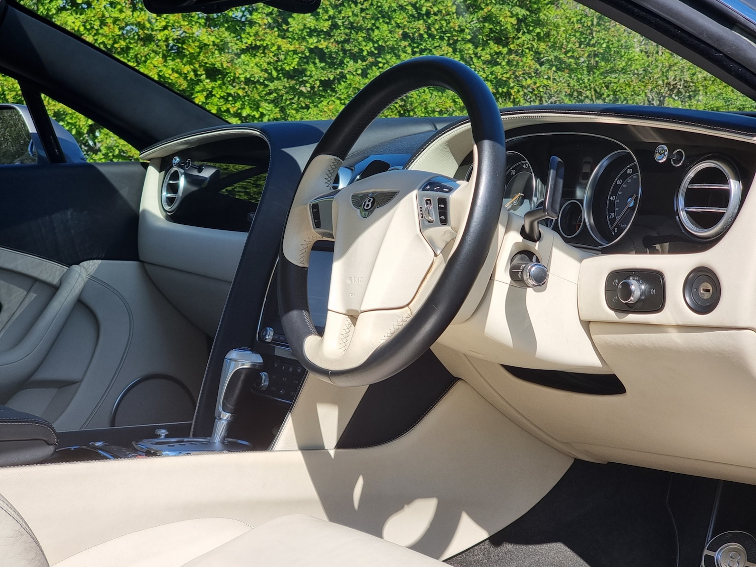 Used Bentley Continental 2012 for sale - 76625324: Photo 9