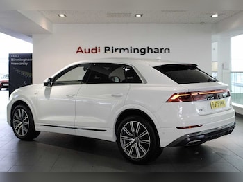 Used Audi Q8 2025 for sale - 77132742: Photo