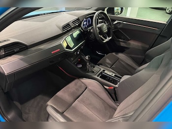 Used Audi Q3 2020 for sale - 76350500: Photo