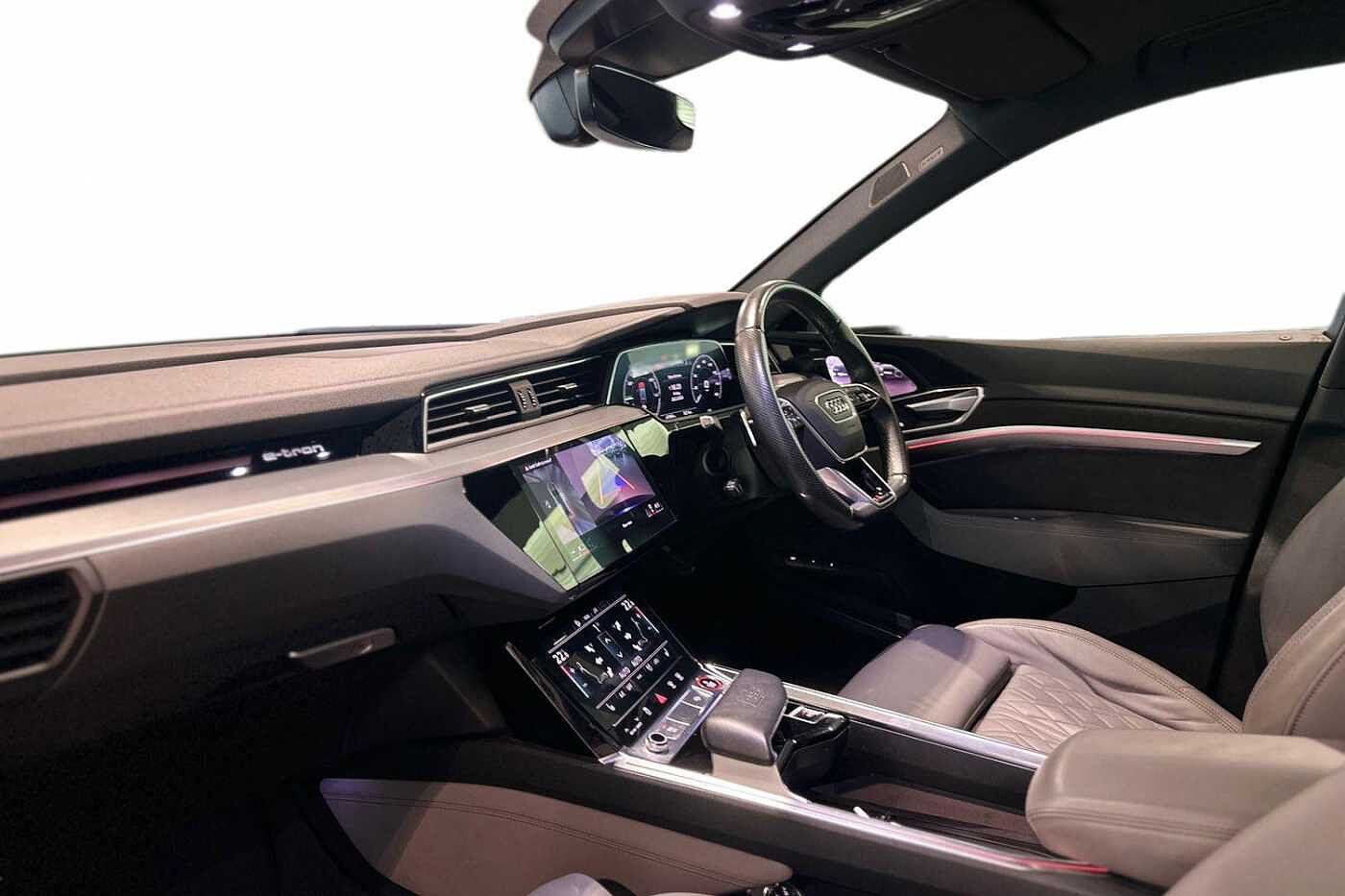 Used Audi e-tron 2021 for sale - 77470383: Photo 2