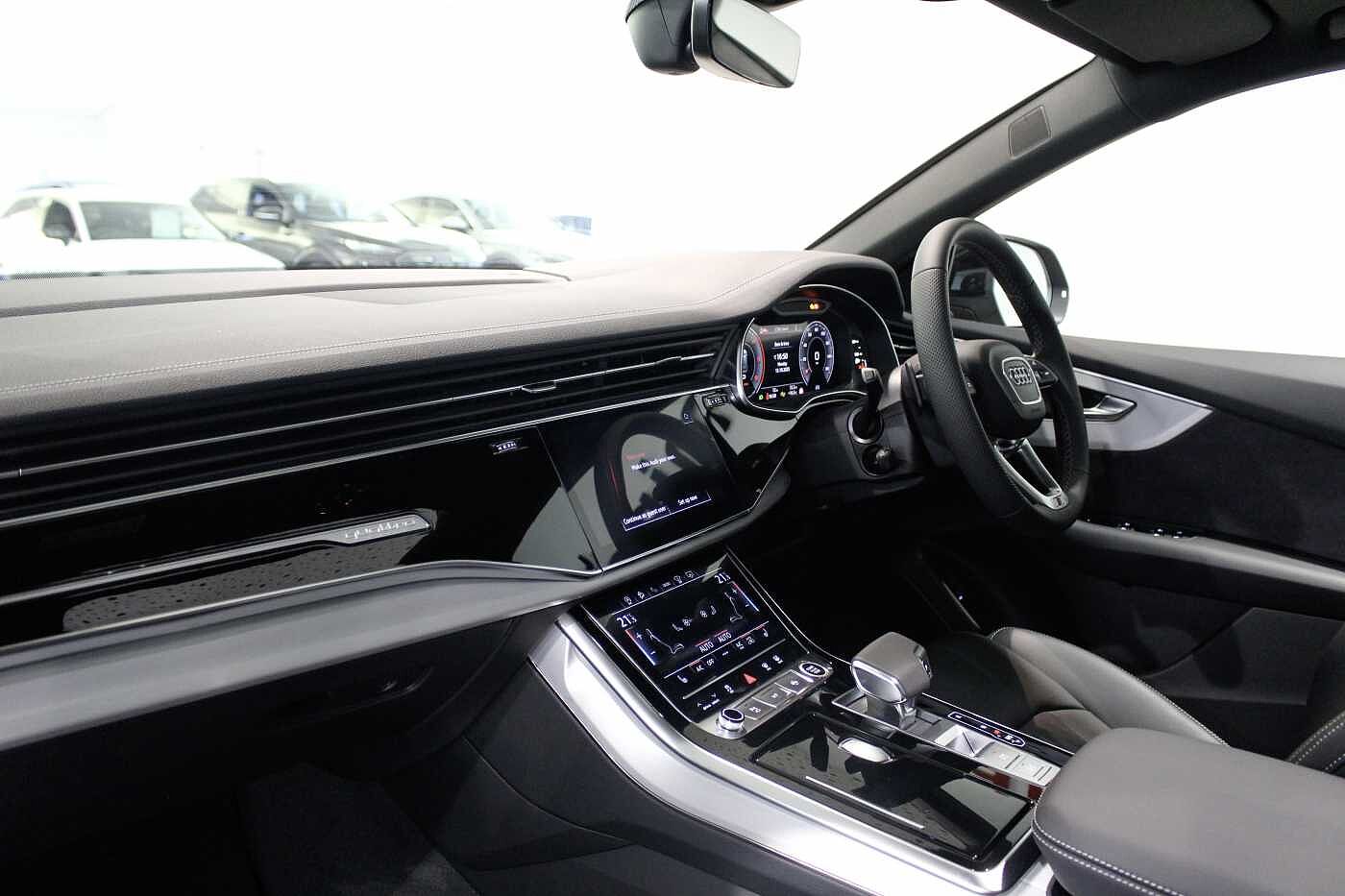 Used Audi Q8 2025 for sale - 76216629: Photo 2