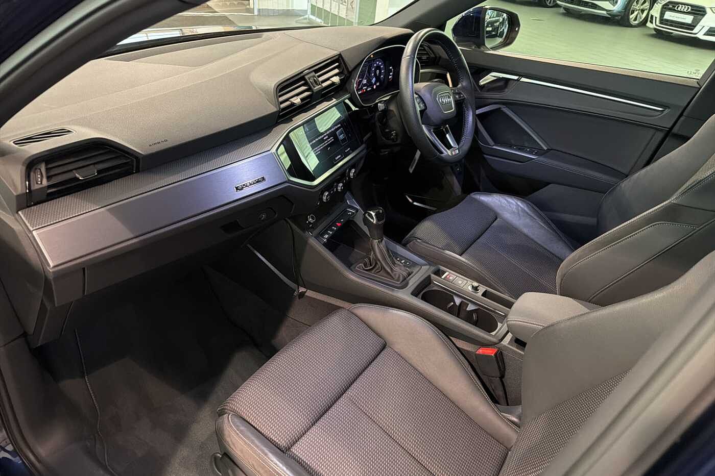 Used Audi Q3 2020 for sale - 76563215: Photo 2