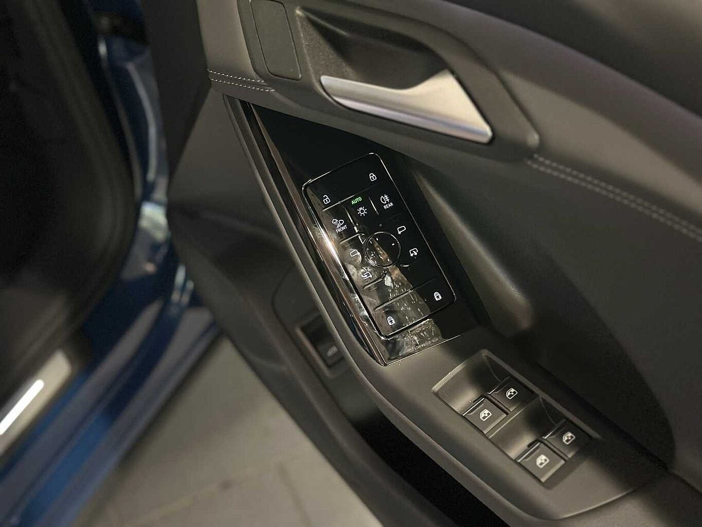 Used Audi Q6 e-tron 2025 for sale - 76800613: Photo 11