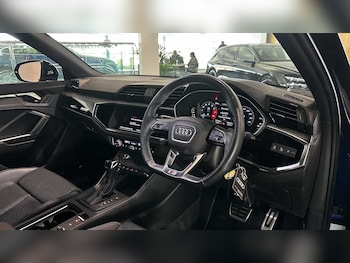 Used Audi Q3 2023 for sale - 76563219: Photo