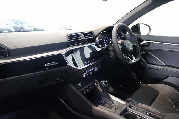 Used Audi Q3 2025 for sale - 74547652: Photo 2