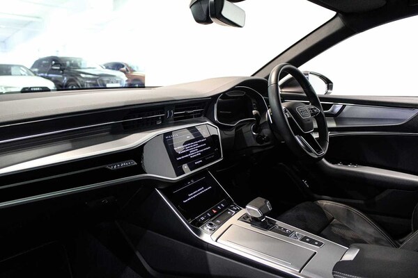 Used Audi A6 Saloon 2023 for sale - 76168367: Photo 2