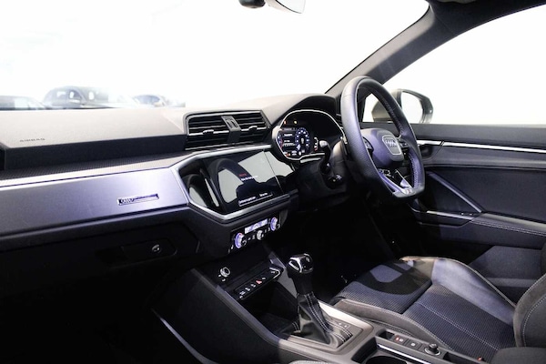 Used Audi Q3 2022 for sale - 76216633: Photo 2