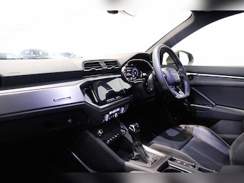Used Audi Q3 2022 for sale - 76216633: Photo 2