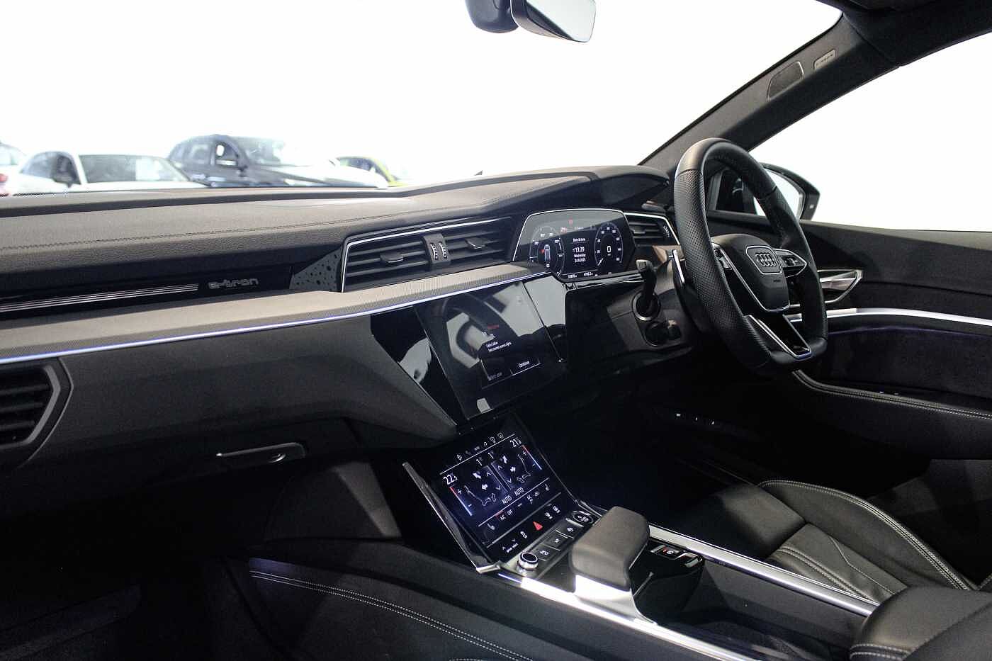 Used Audi Q8 e-tron 2024 for sale - 76086123: Photo 2