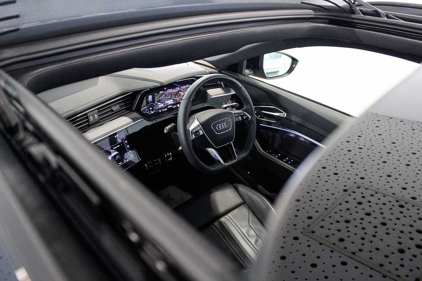 Used Audi Q8 e-tron 2024 for sale - 76086123: Photo 32