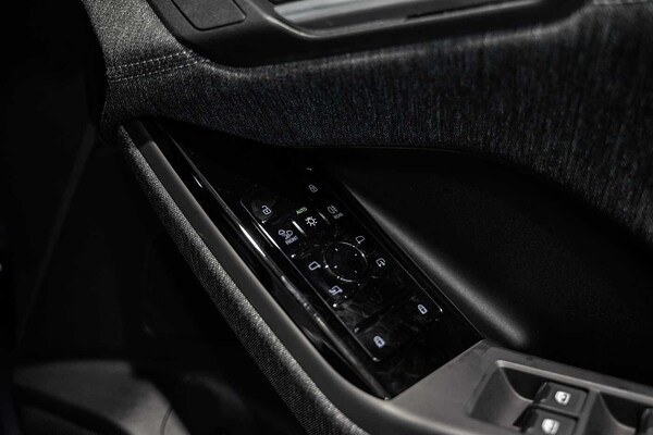 Used Audi Q6 e-tron 2025 for sale - 73602187: Photo 33