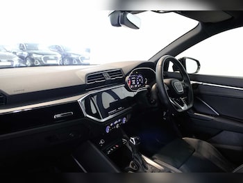 Used Audi Q3 2023 for sale - 75460272: Photo