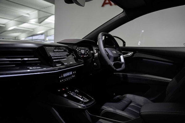 Used Audi Q4 e-tron 2024 for sale - 73330073: Photo 2
