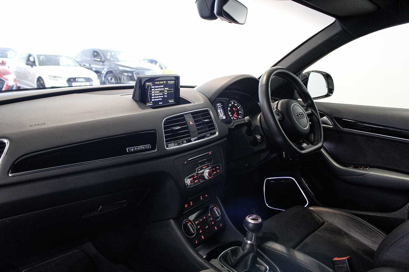 Used Audi Q3 2017 for sale - 76033112: Photo 2
