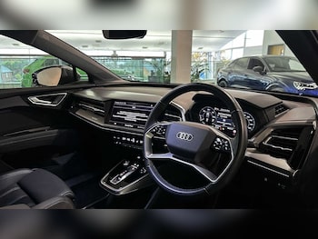 Used Audi Q4 e-tron 2024 for sale - 77176675: Photo