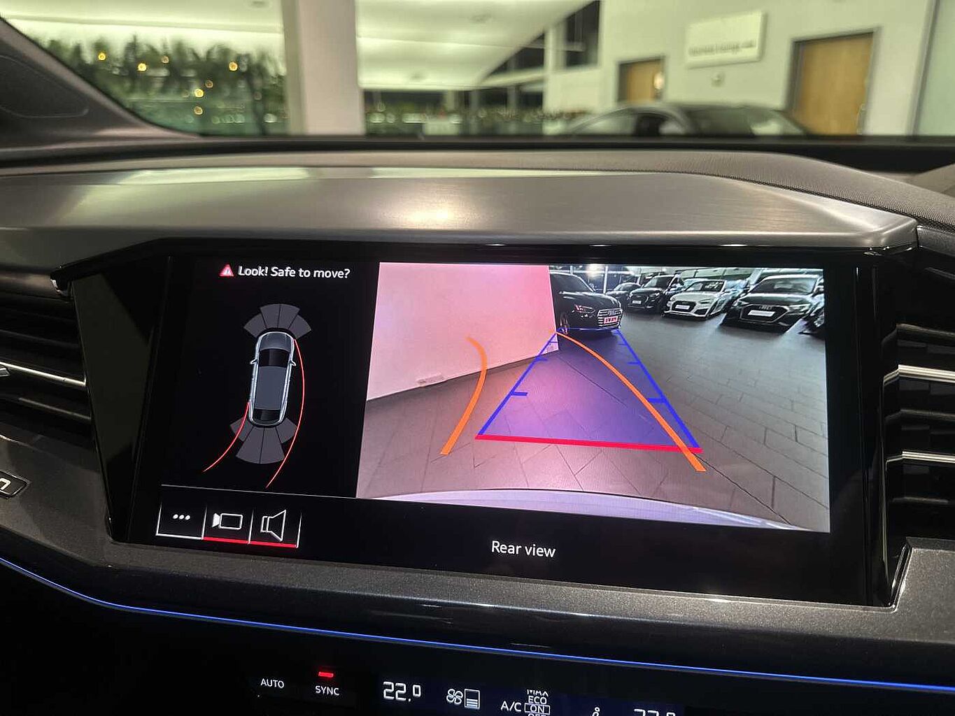 Used Audi Q4 e-tron 2025 for sale - 77124757: Photo 17