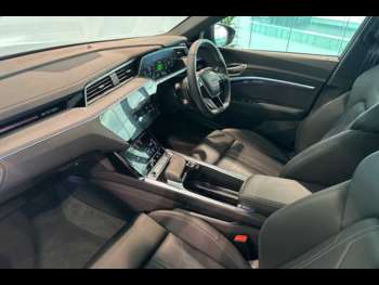 Used Audi Q8 e-tron 2024 for sale - 74257182: Photo