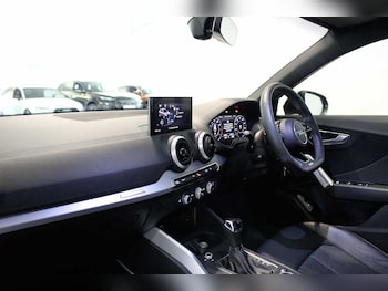 Used Audi Q2 2023 for sale - 76248492: Photo 2