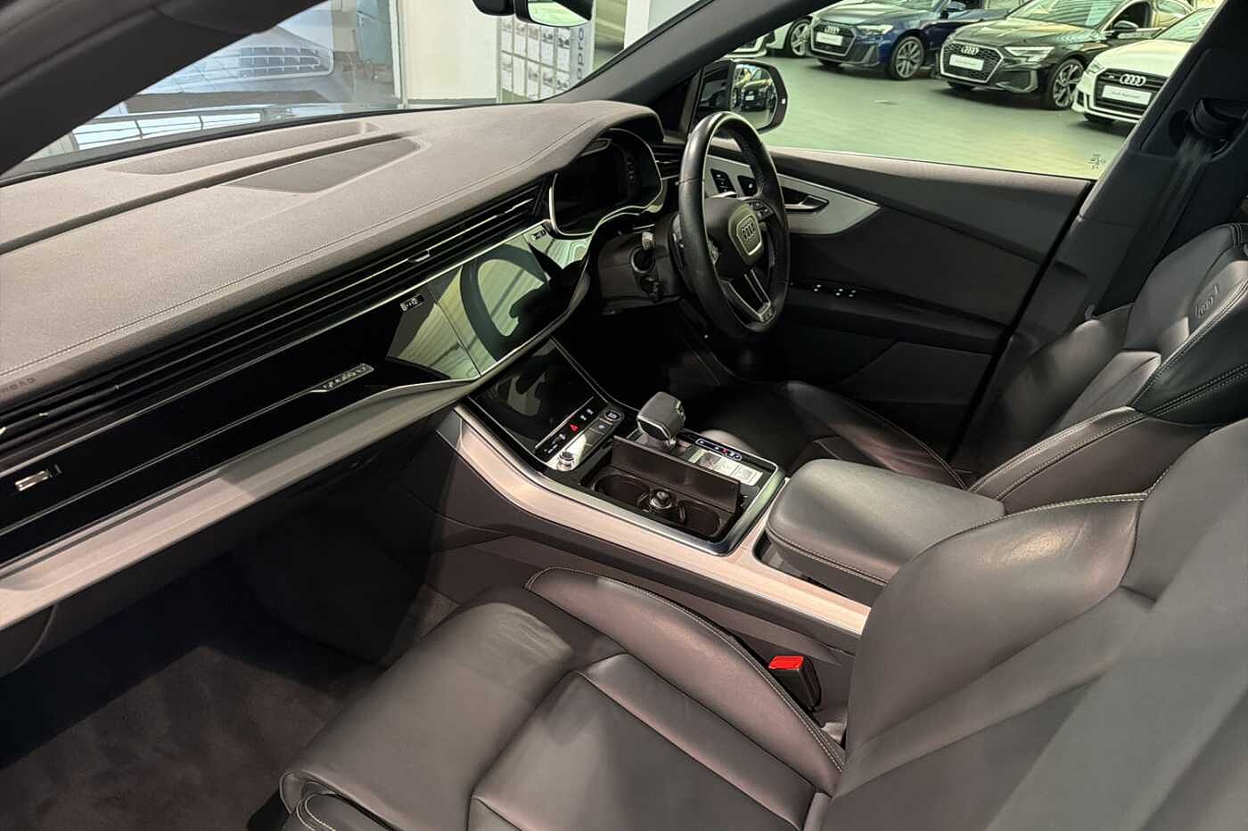 Used Audi Q8 2023 for sale - 76176093: Photo 2