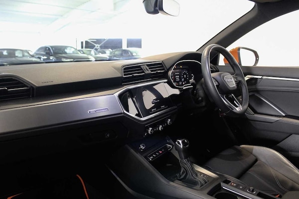 Used Audi Q3 2023 for sale - 75544387: Photo 2