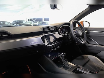Used Audi Q3 2023 for sale - 75544387: Photo