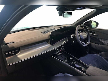 Used Audi Q3 2025 for sale - 77124797: Photo