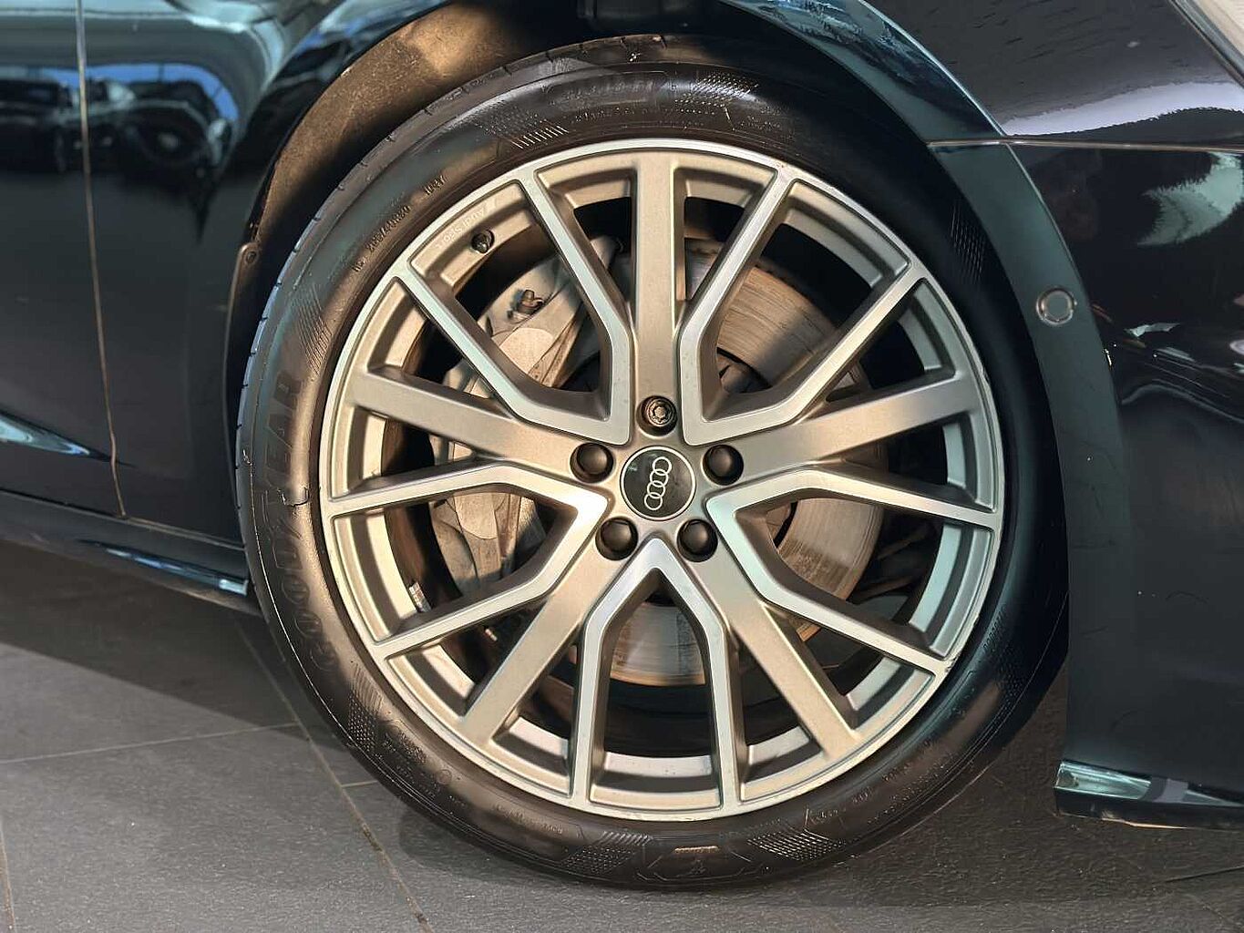 Used Audi A6 Saloon 2024 for sale - 76888305: Photo 5