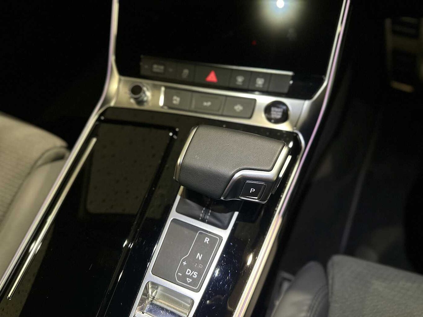 Used Audi A6 Saloon 2024 for sale - 76888305: Photo 8