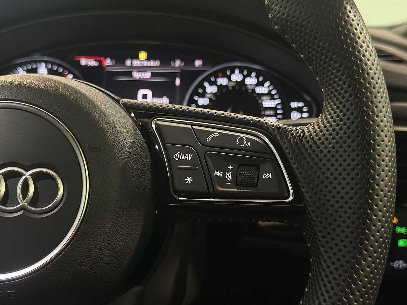 Used Audi A4 2019 for sale - 77697815: Photo 12