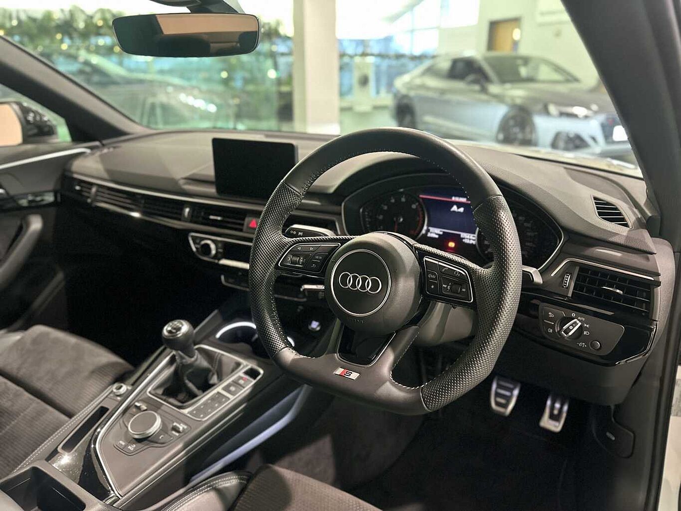 Used Audi A4 2019 for sale - 77697815: Photo 2