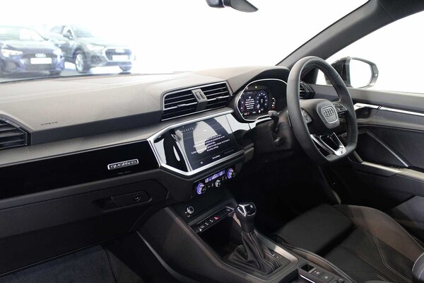 Used Audi Q3 2025 for sale - 74547555: Photo 2