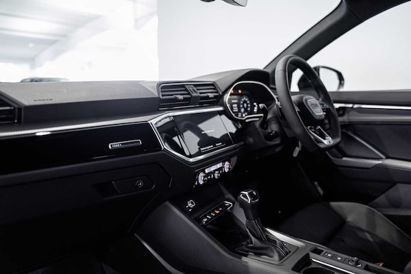Used Audi Q3 2025 for sale - 74022041: Photo 2