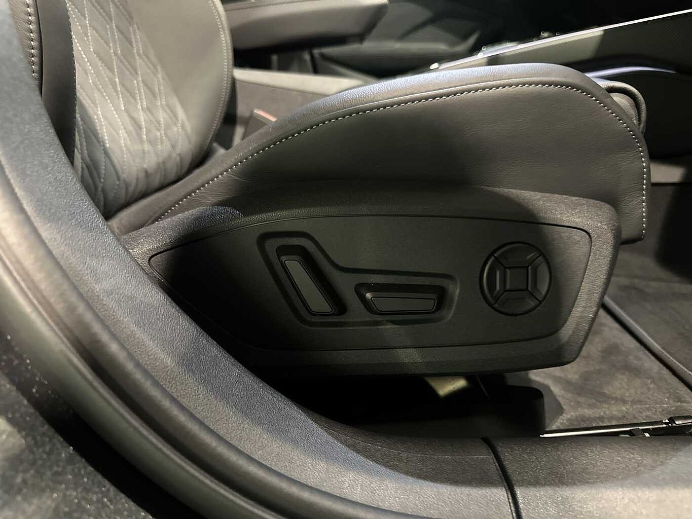 Used Audi A6 Saloon 2025 for sale - 76800599: Photo 17