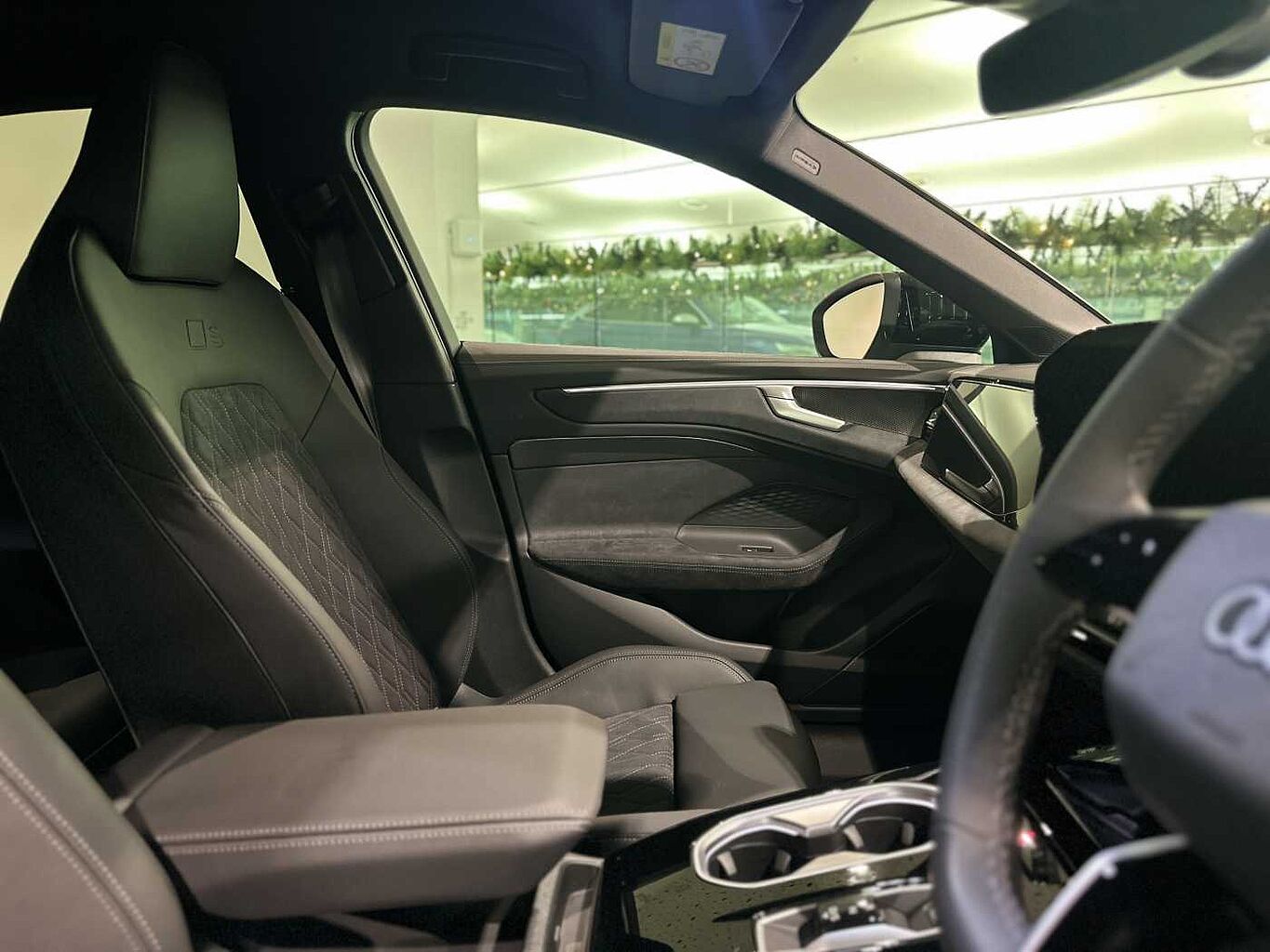 Used Audi A6 Saloon 2025 for sale - 76800599: Photo 9