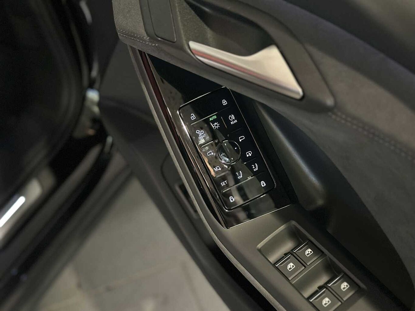 Used Audi Q6 e-tron 2025 for sale - 77013638: Photo 10