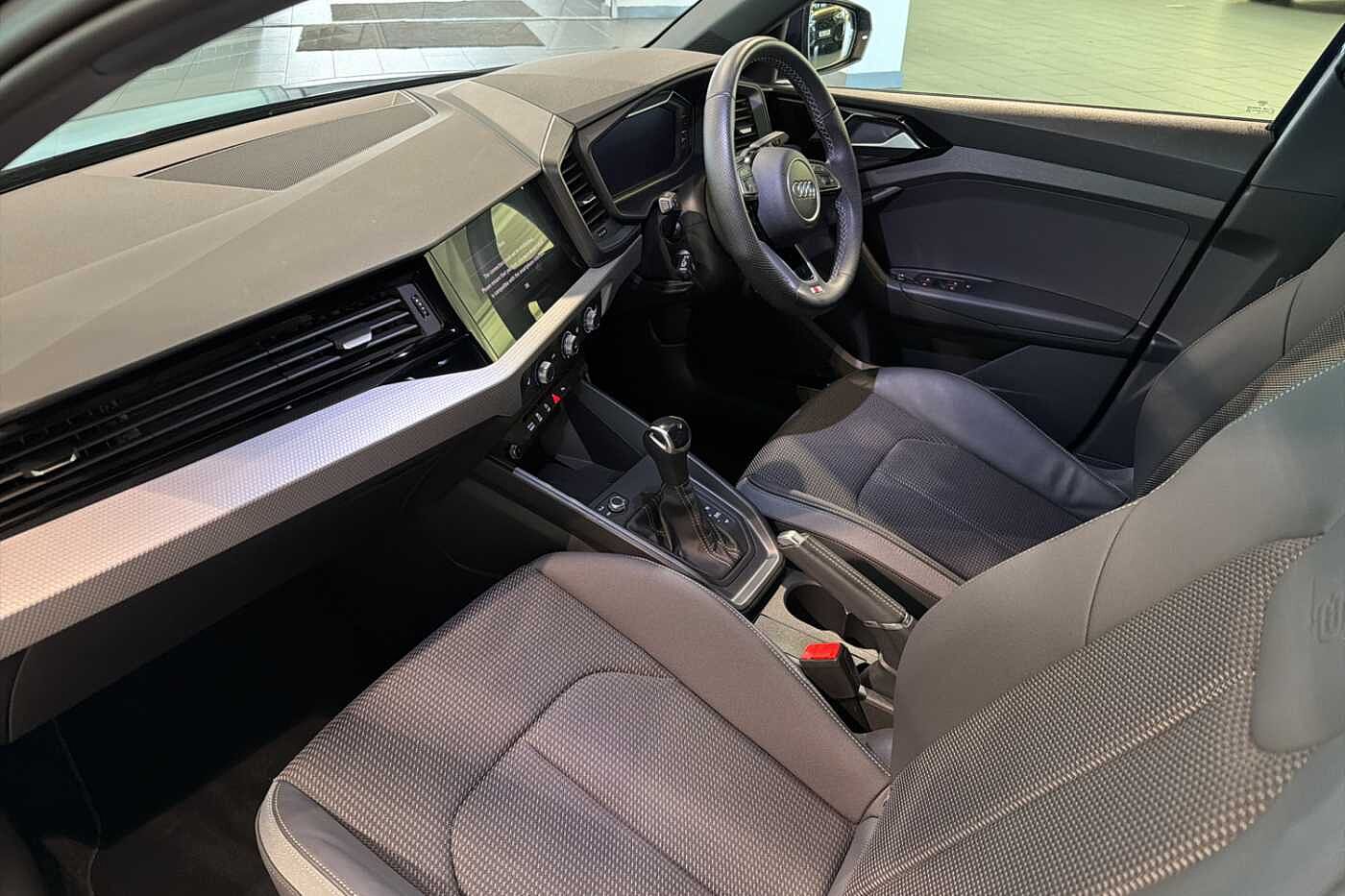 Used Audi A1 2024 for sale - 76061621: Photo 2