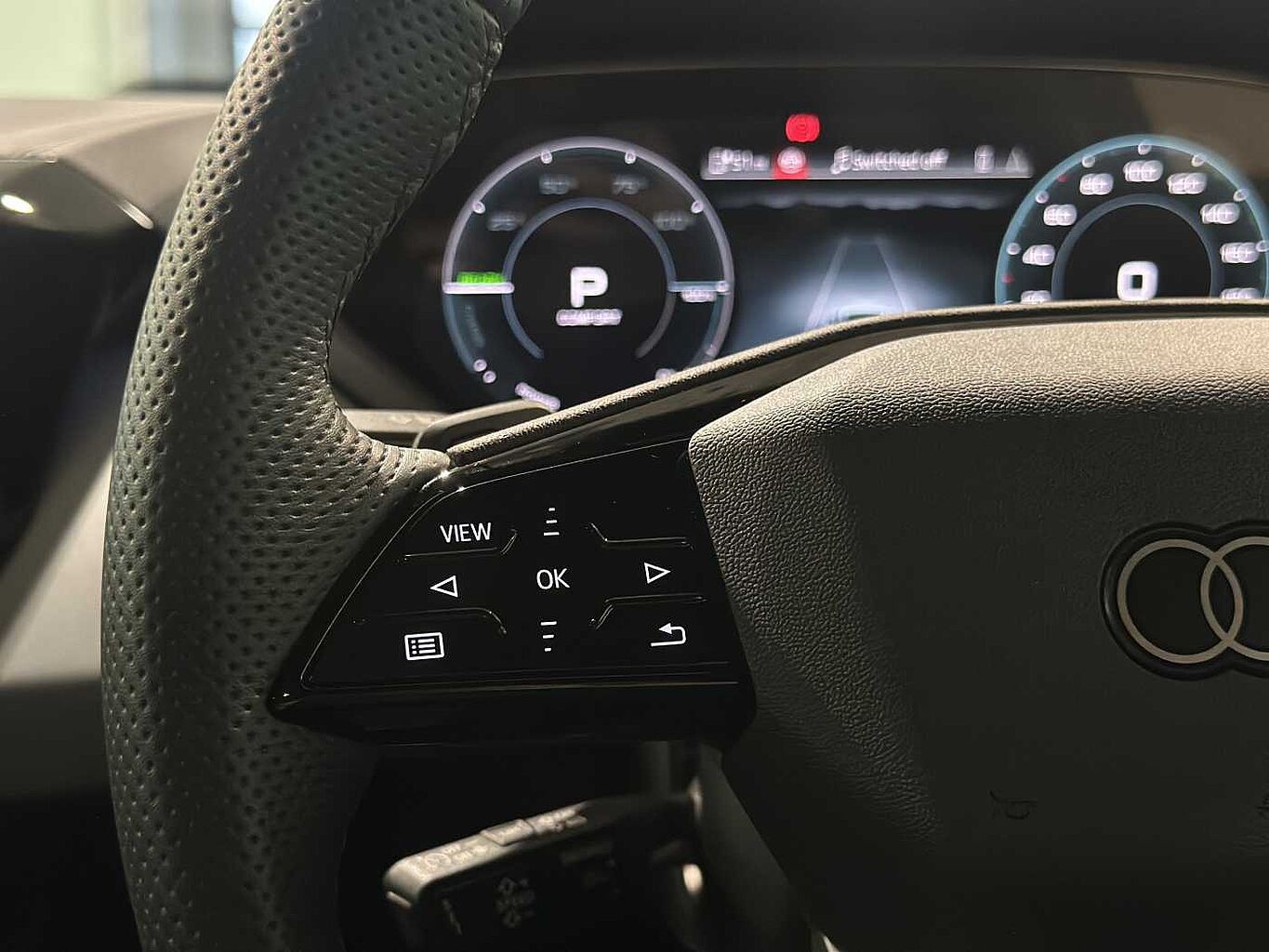 Used Audi e-tron 2025 for sale - 76800368: Photo 11