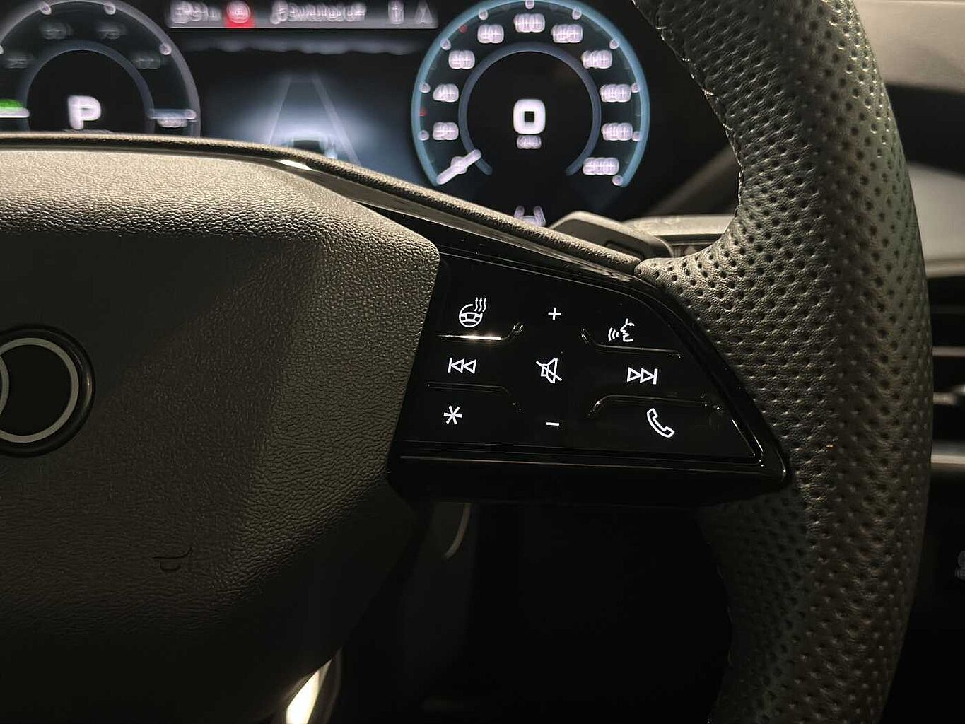 Used Audi e-tron 2025 for sale - 76800368: Photo 12